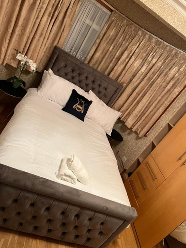 Bedroom 5, TJ Homes, London