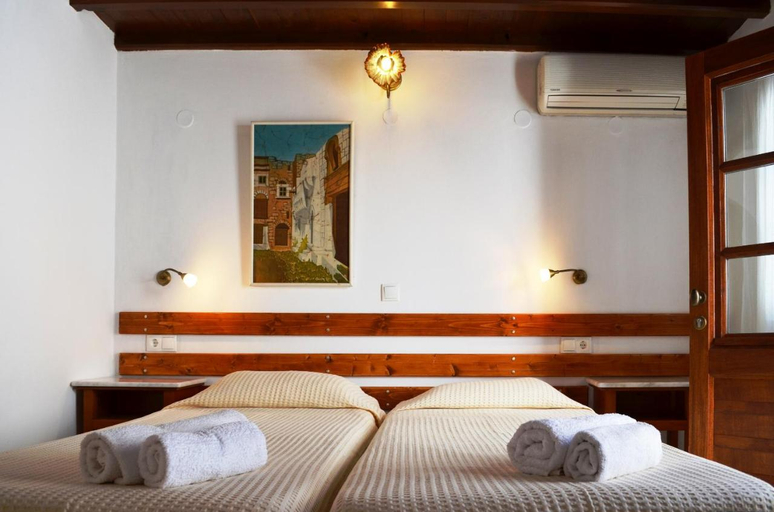 Bedroom 3, Villa Pinelopi, South Aegean