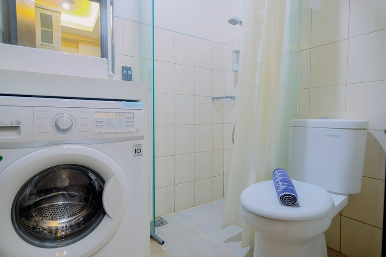 Bathroom 5, Well Appointed 1BR Apartment at The Aspen Residences, South Jakarta