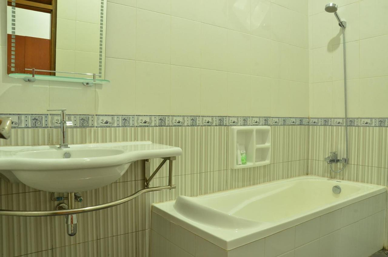 Bathroom, Surya Darma Homestay, Sleman