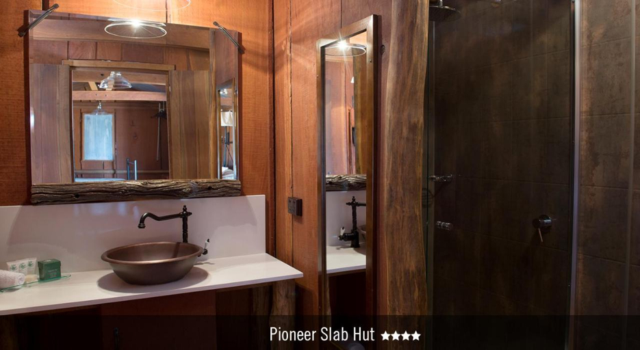 Bathroom 4, Saltbush Retreat, Longreach