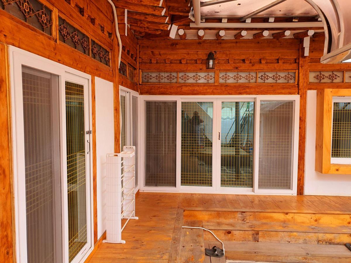 Exterior & Views, Hwangridangil Adamjeong Hanok Stay, Gyeongju