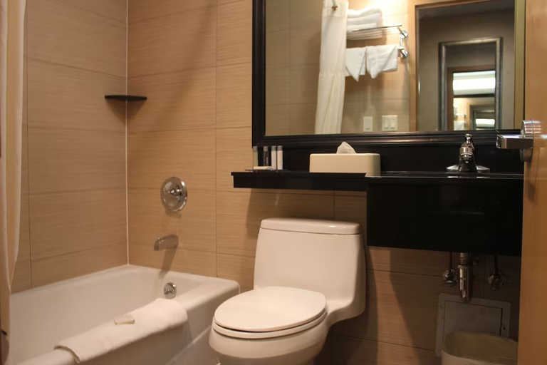 Bathroom 2, Bellerose Inn, New York