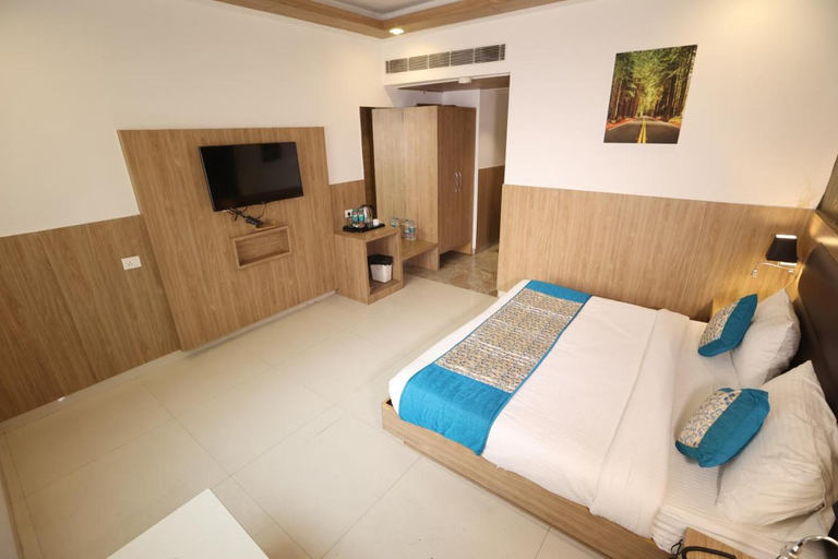 Bedroom 5, The Elevate Hotel, Delhi