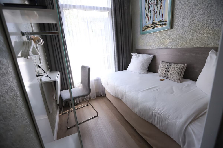 Bedroom 2, Hotel Jupiter Centre, Amsterdam