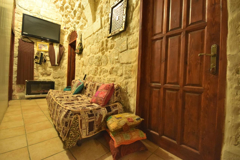 Others, Chain Gate Hostel, Jerusalem