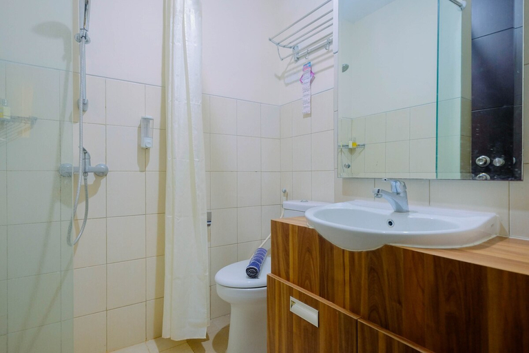 Bathroom 4, Well Appointed 1BR Apartment at The Aspen Residences, South Jakarta