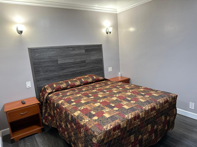 Bedroom 4, The Vegas Motel, Ward