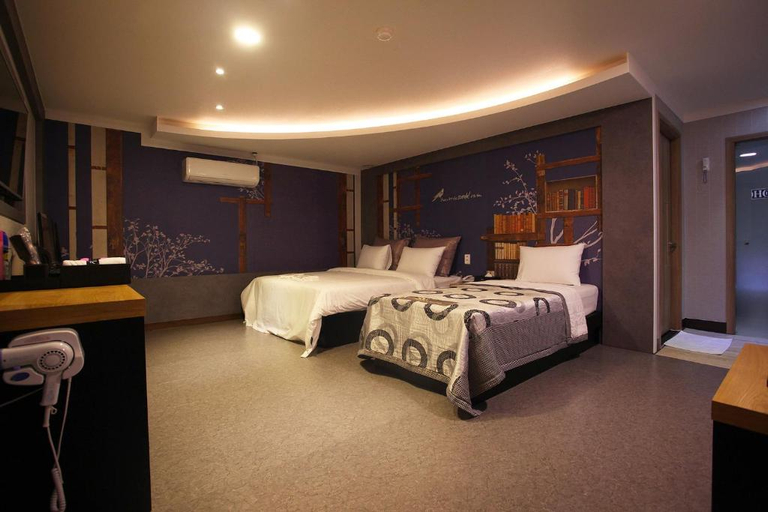 Bedroom 3, Hotel Lux , Gimpo