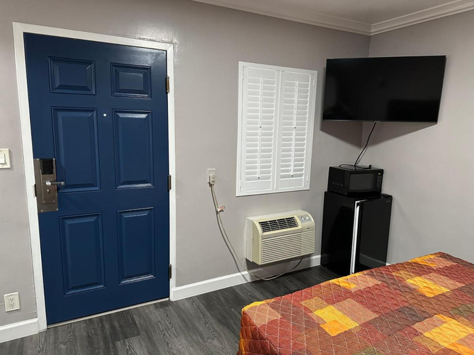 Bedroom 5, The Vegas Motel, Ward