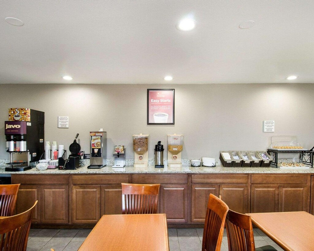 Food & Drinks, Econo Lodge Inn & Suites, Miami-Dade