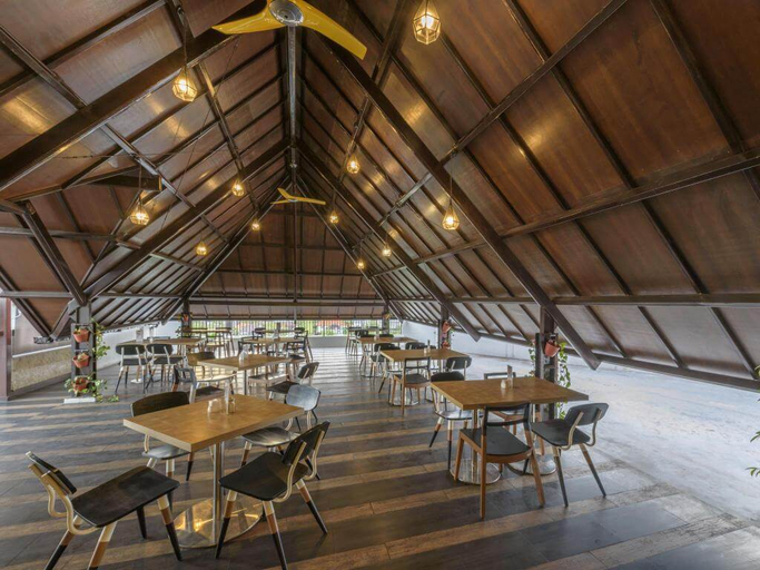 Food & Drinks, MaxOne Hotel at Seminyak, Badung