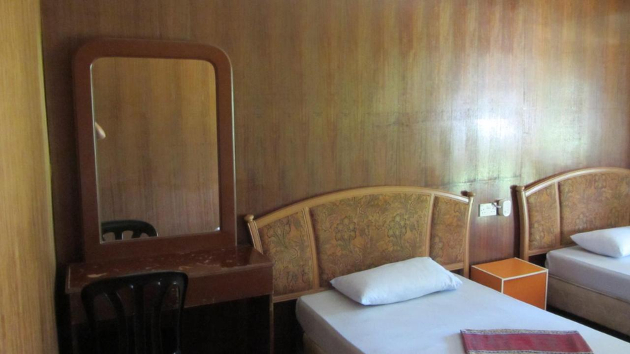 Bedroom 5, Mulu Benarat Lodge, Marudi