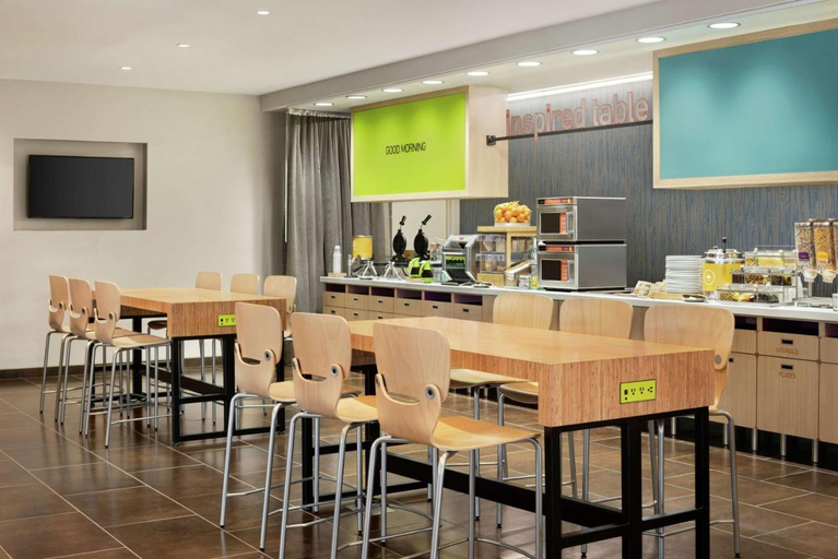 Food & Drinks 5, Home2 Suites by Hilton Brooklyn Park Minneapolis, Hennepin