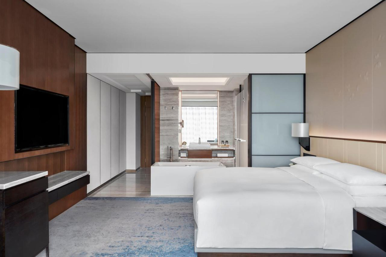 Bedroom 3, Shanghai Marriott Hotel Pudong South, Shanghai
