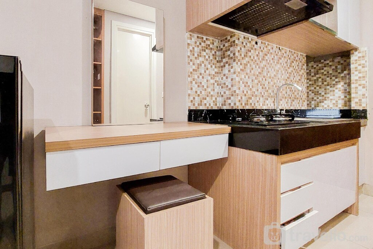Others 3, Modern Design Studio Parkland Avenue By Travelio, Tangerang Selatan