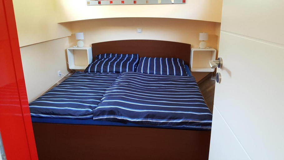 Bedroom 3, Sportboote Bornheim, Rhein-Sieg-Kreis