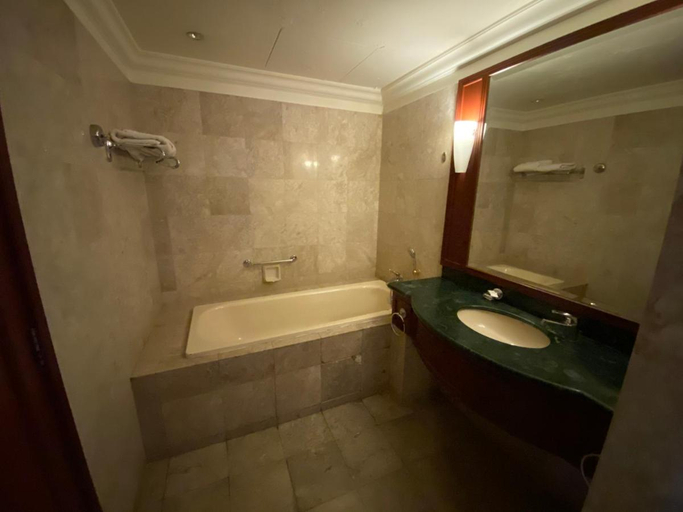 Bathroom 4, Times Square Kuala Lumpur Hotel, Kuala Lumpur