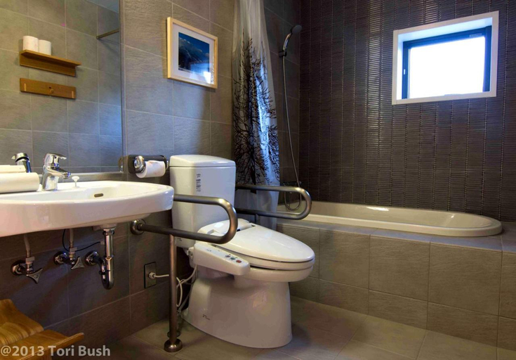 Bathroom 3, Koharu Resort Hotel & Suites, Hakuba