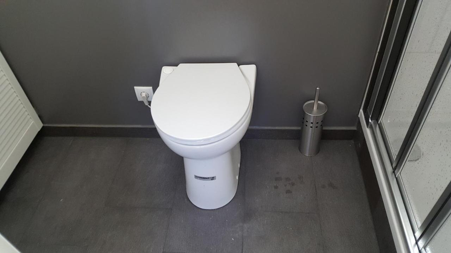 Bathroom 4, Sportboote Bornheim, Rhein-Sieg-Kreis