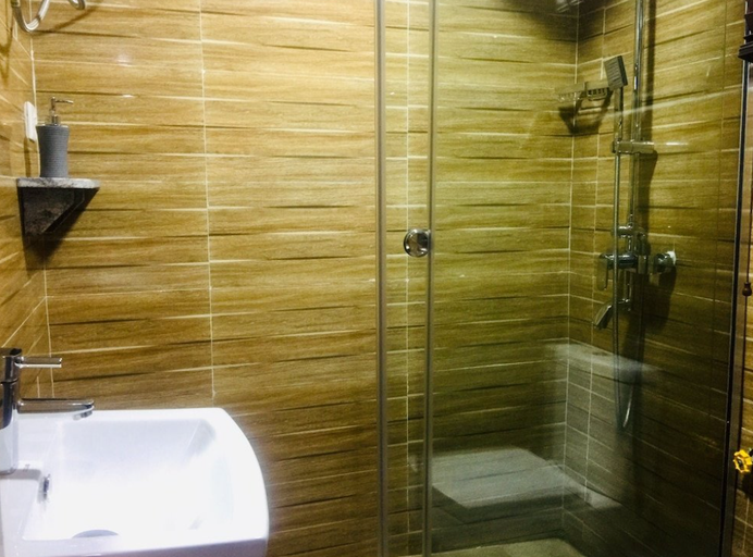 Bathroom 4, Platinum Inn Gee Hotel Ikoyi, Eti-Osa