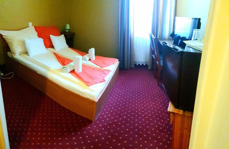 Bedroom, 100 Eves Fogado, Szeged