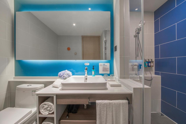 Bathroom 5, Holiday Inn Express SHANGHAI JIADING NEW CITY by IHG, Shanghai