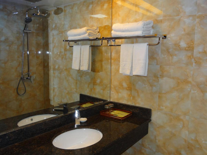 Bathroom 3, Chengde Hui Long Hotel, Chengde