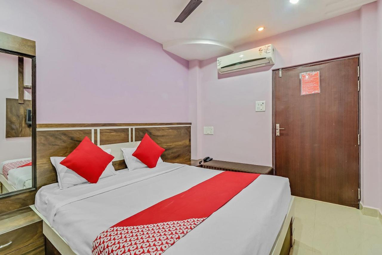 Bedroom 4, Hotel O Royal, Rajnandgaon