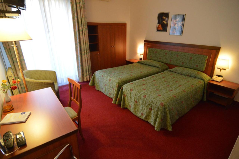 Bedroom 2, Albergo Ristorante Della Torre, Bergamo
