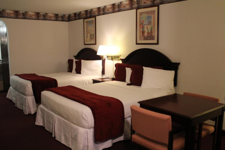 Bedroom 3, Dodge House Hotel & Convention Center, Ford