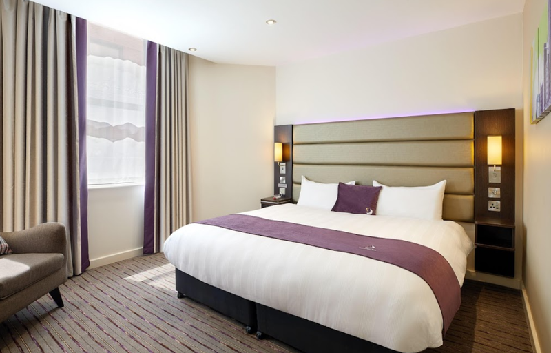 Bedroom, Premier Inn Norwich City Centre - Duke St, Norfolk