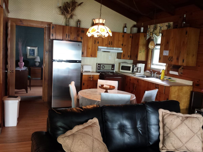 Others 4, Motel Le Charentais, Le Bas-Richelieu