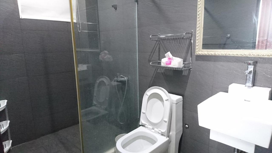 Bathroom 3, Lu He Feng Homestay, Yilan