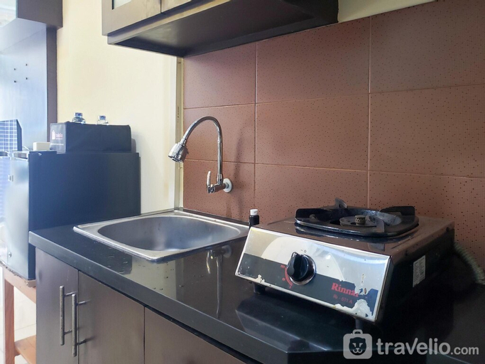Dining Room, Comfy Studio Belmont Residence Puri By Travelio, West Jakarta