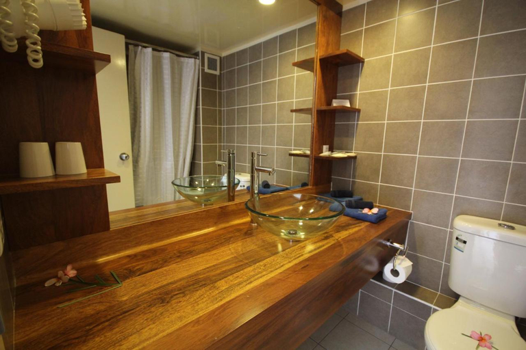 Bathroom 4, The Melanesian Port Vila Hotel, Port Vila