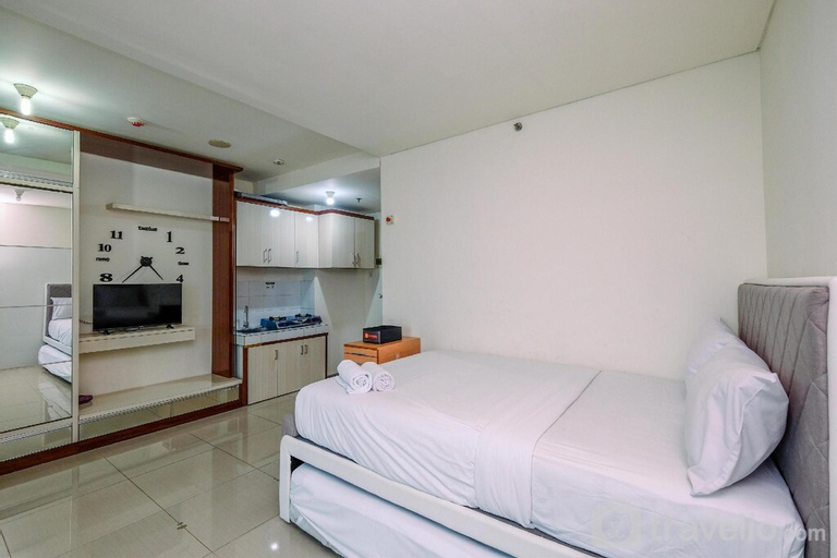 Bedroom 1, Nice Studio Woodland Park Residence By Travelio, South Jakarta