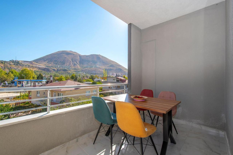 Others 4, Prime Inn, Talas