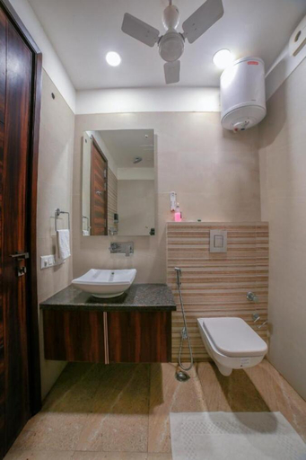 Bathroom 4, Hotel Grand Regency by JMD Group, Delhi