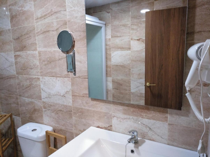 Bathroom 4, Hotel La Huella Del Camino, Burgos