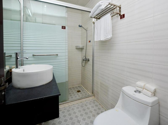 Bathroom, Junyi Chain Hotel (Nanjing Southeast University), Nanjing