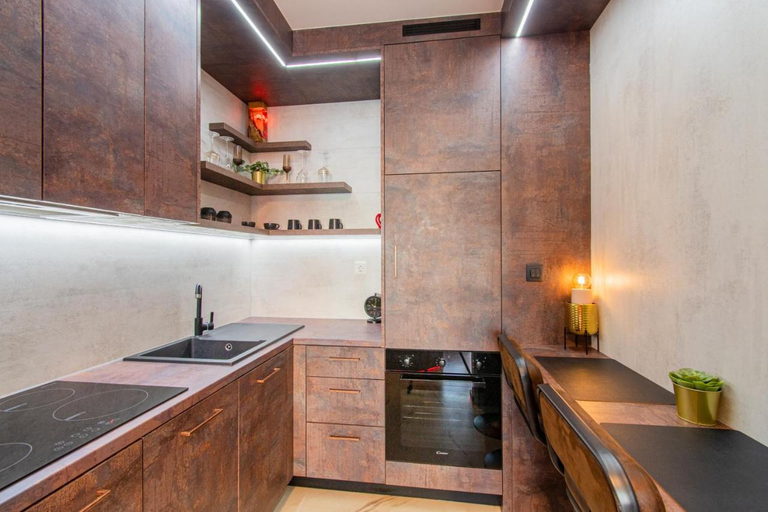 Others 2, Jacuzzi - Love - BDSM - Extra Luxury - EV chargger - Valentine's Day - Red Room - Flexible SelfCheck, Zagreb