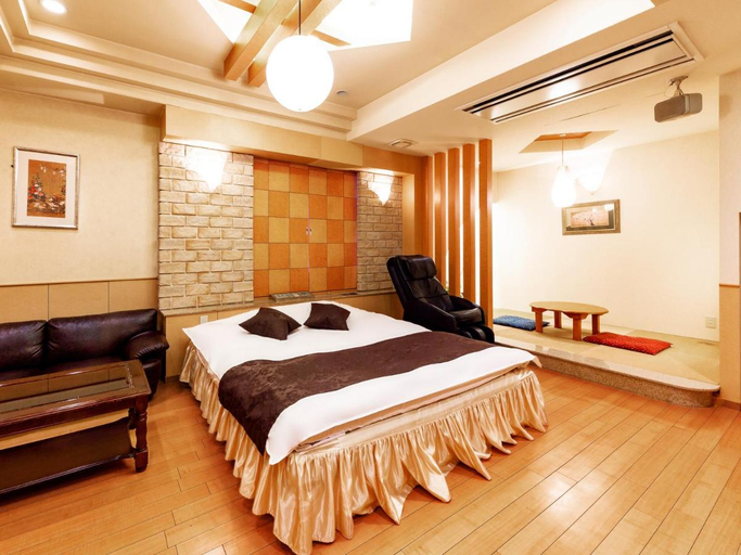 Bedroom 4, Hotel Mine (Love Hotel), Kurume