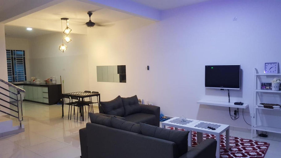 Others 5, F.A Guesthouse Pasir Gudang, Johor Bahru