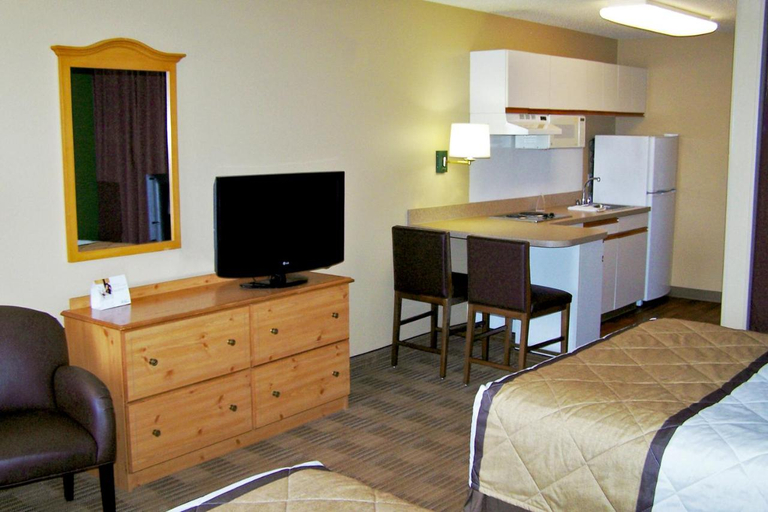 Bedroom 5, Extended Stay America Woodbridge Newark, Middlesex
