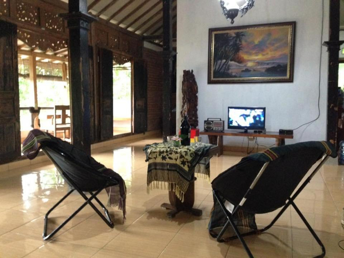 Others 2, Villa Hembers Surf Camp, Pacitan