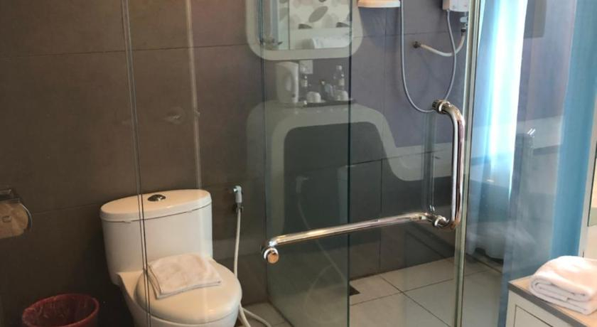 Bathroom, King Park Hotel Tawau, Tawau