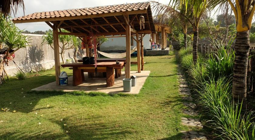 Others 2, THE NYAMO surfschool & stay, Jembrana