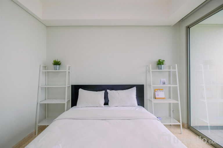 Bedroom 4, Elegant Studio with Pool and Sea View at Gold Coast Apartment, Jakarta Utara