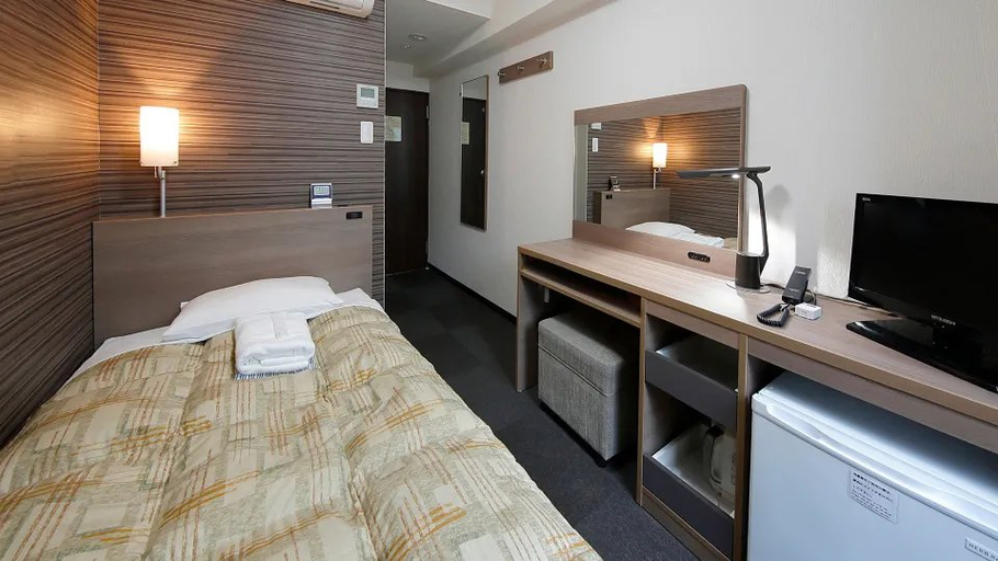 Bedroom 3, Hakata Business Hotel, Fukuoka